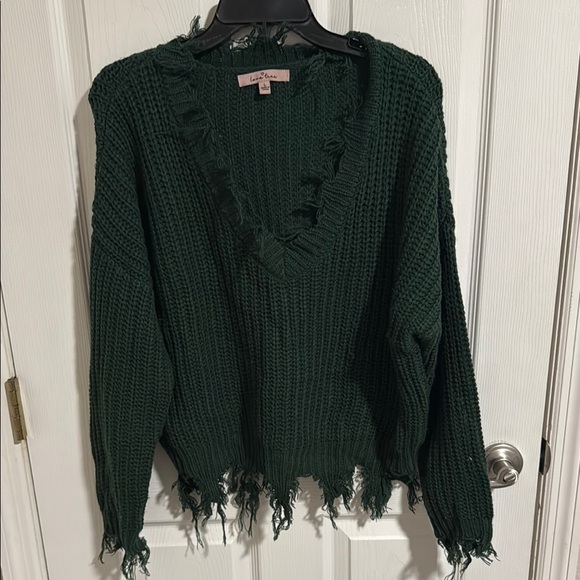 Love Tree Sweaters - Love Tree Frayed Hem V-Neck Sweater in Forest Green
